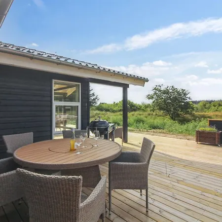 Heriest - 1-2km From The Sea By Interhome